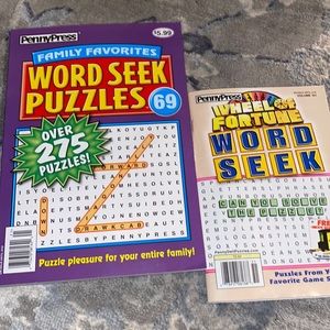 Cross word puzzle set
